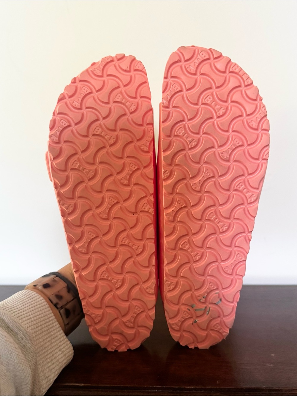 Birkenstock Arizona EVA Women's Size 40 L9 Coral Peach Adjustable Slides New - Picture 4 of 4